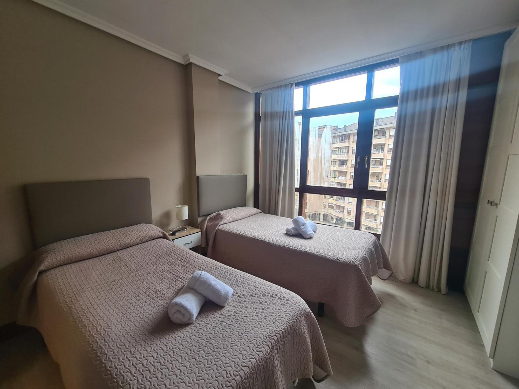 Rooms Castro Centro Кастро-Урдиалес Экстерьер фото