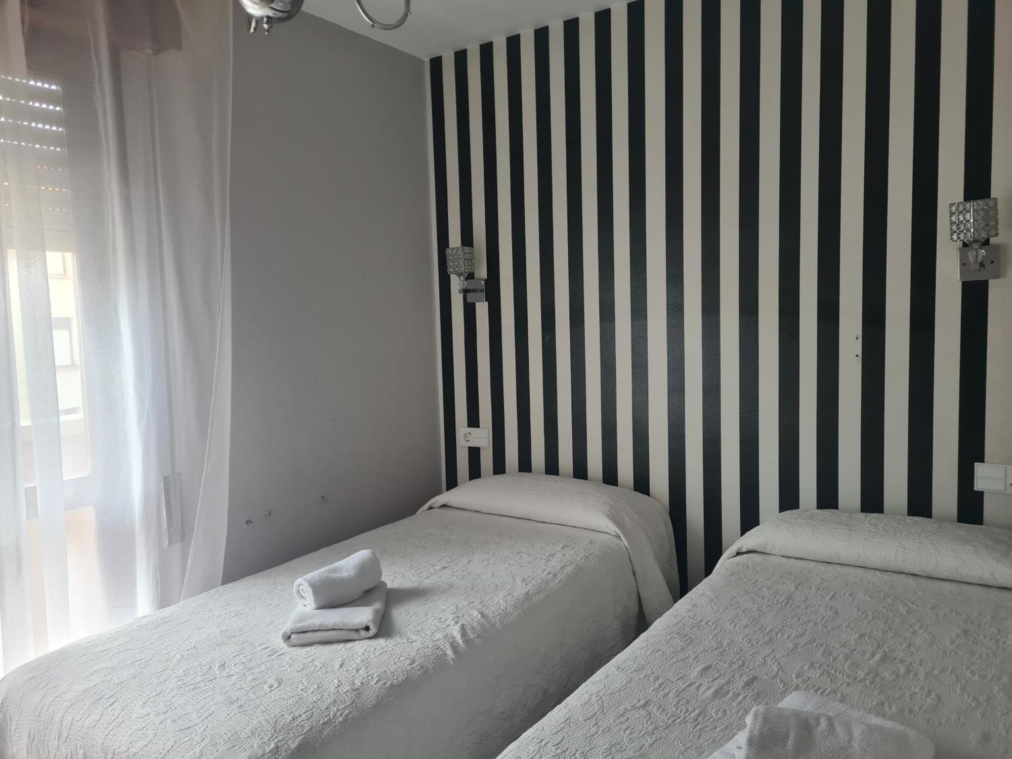 Rooms Castro Centro Кастро-Урдиалес Экстерьер фото