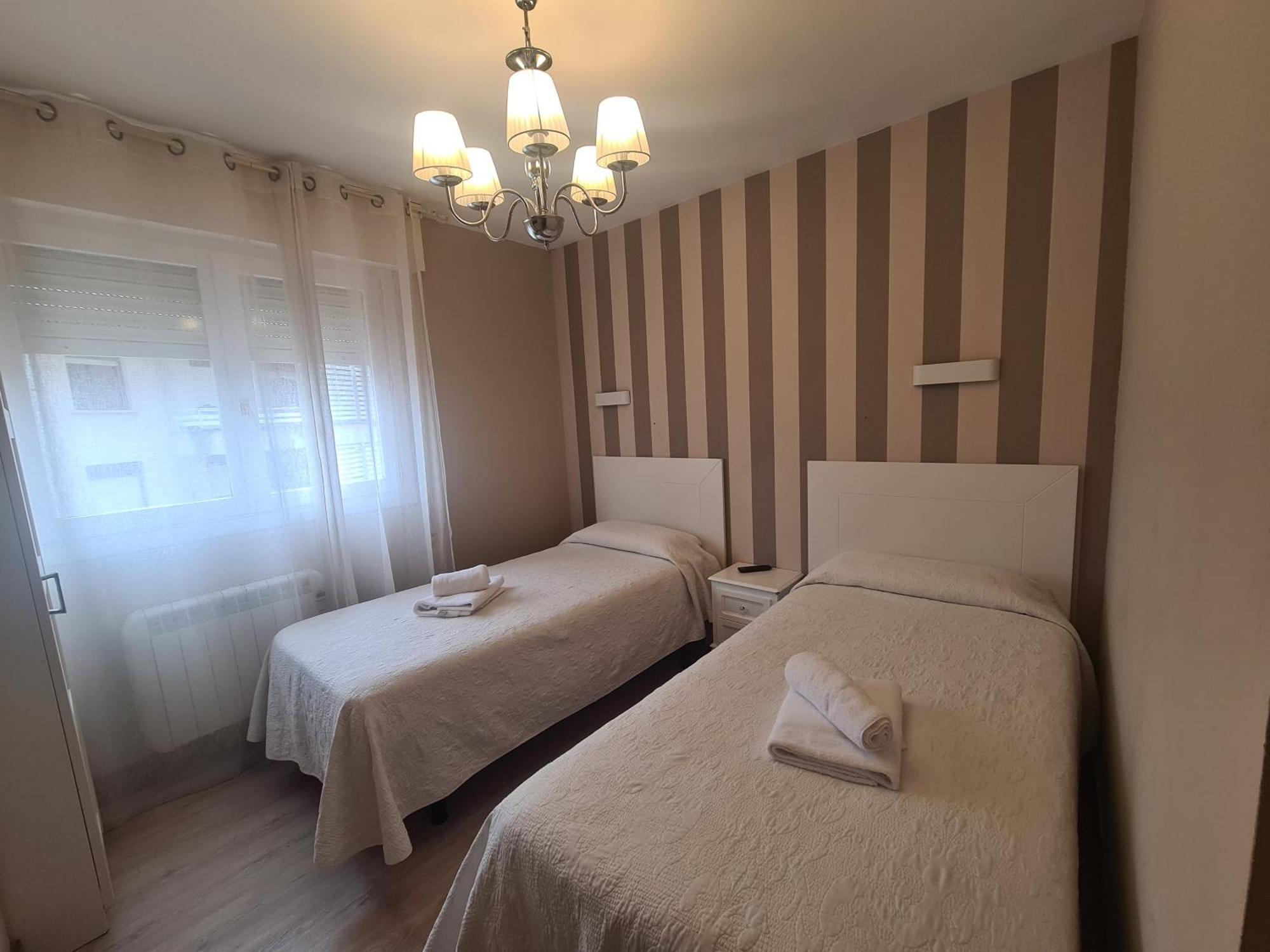 Rooms Castro Centro Кастро-Урдиалес Экстерьер фото