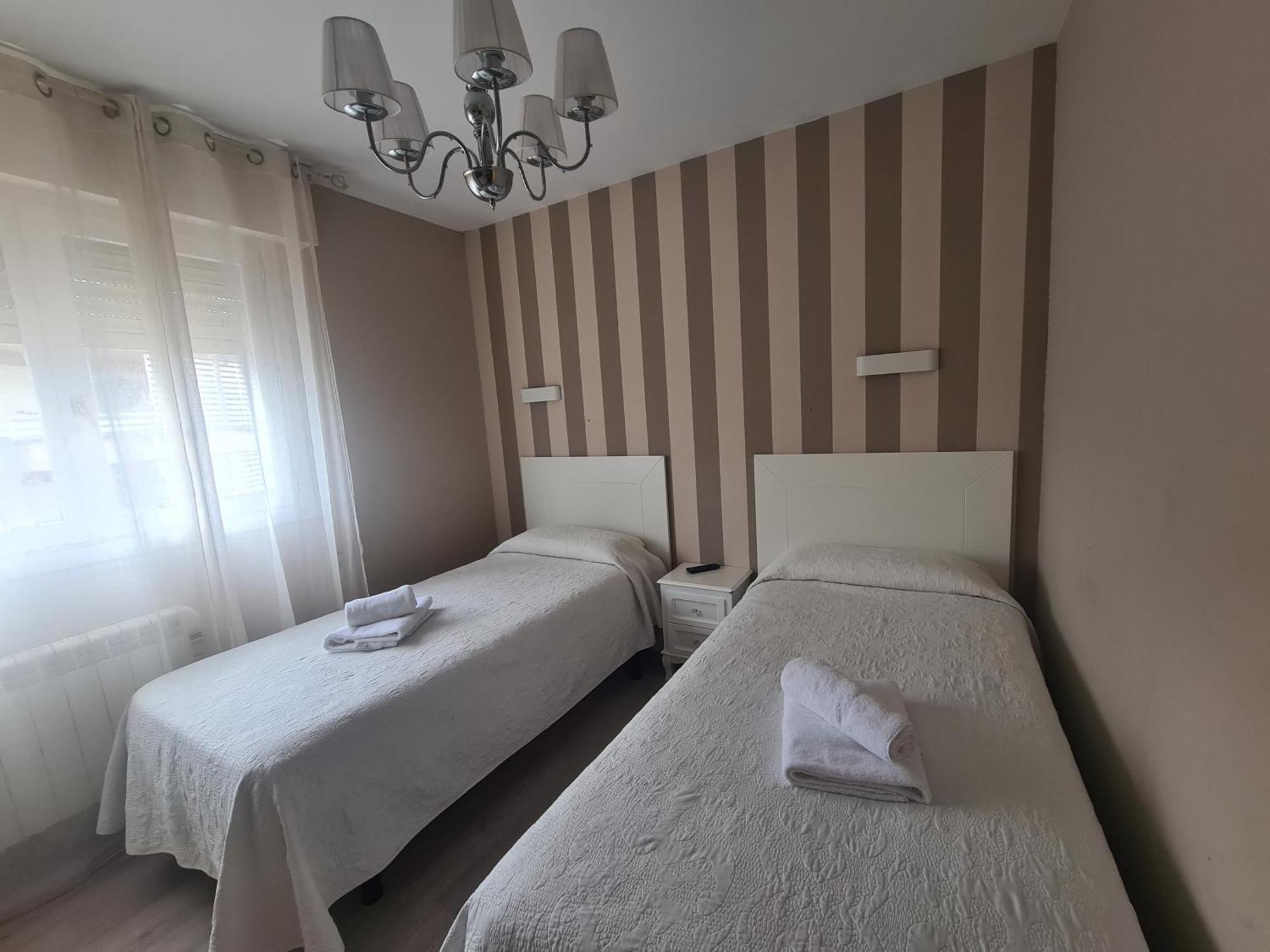 Rooms Castro Centro Кастро-Урдиалес Экстерьер фото